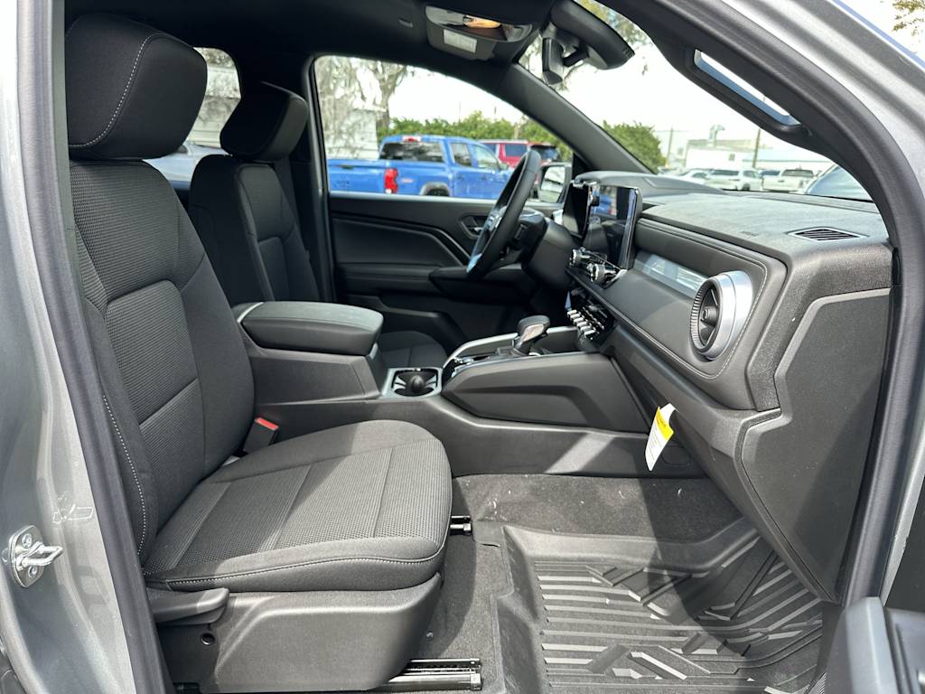 Thumbnail: 2026 Chevrolet Colorado - 26