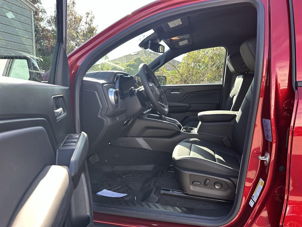 Thumbnail: 2026 Chevrolet Colorado - 18