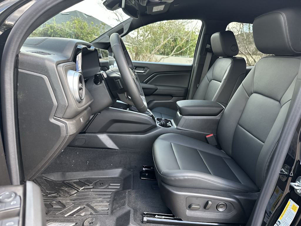 Thumbnail: 2026 Chevrolet Colorado - 12