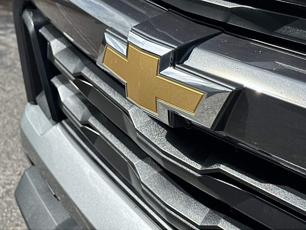 Thumbnail: 2023 Chevrolet Colorado - 7