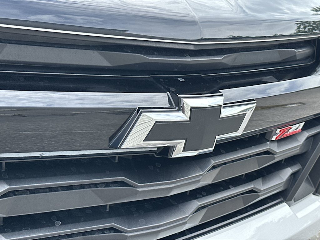 Thumbnail: 2023 Chevrolet Colorado - 21
