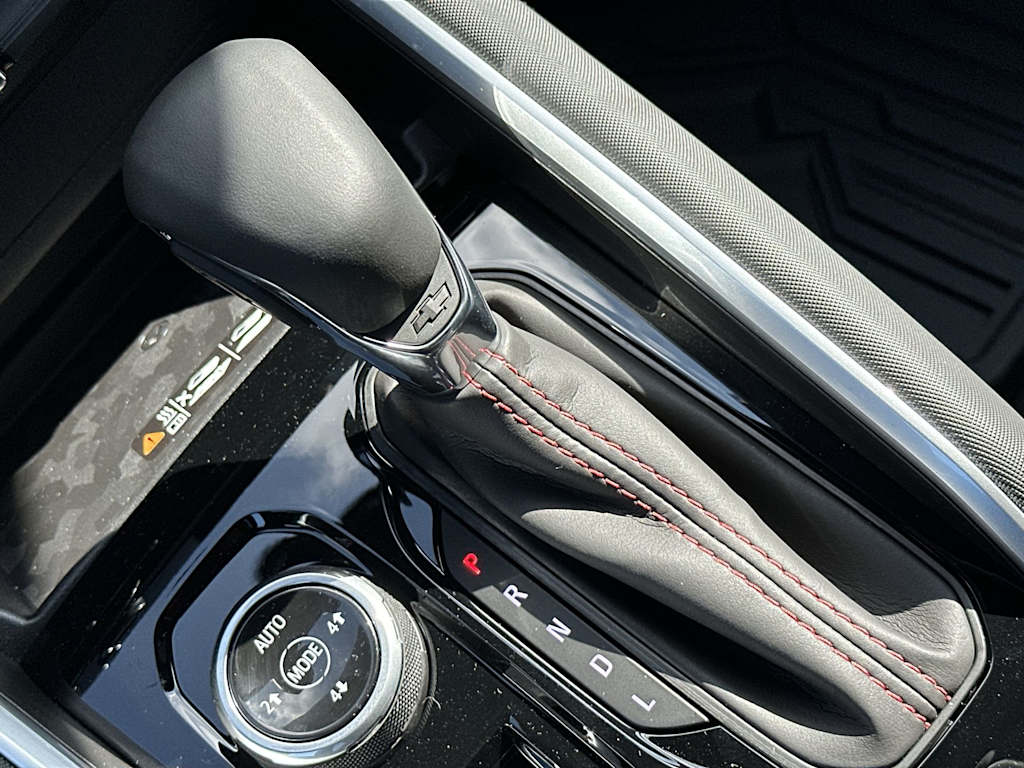 Thumbnail: 2026 Chevrolet Colorado - 15