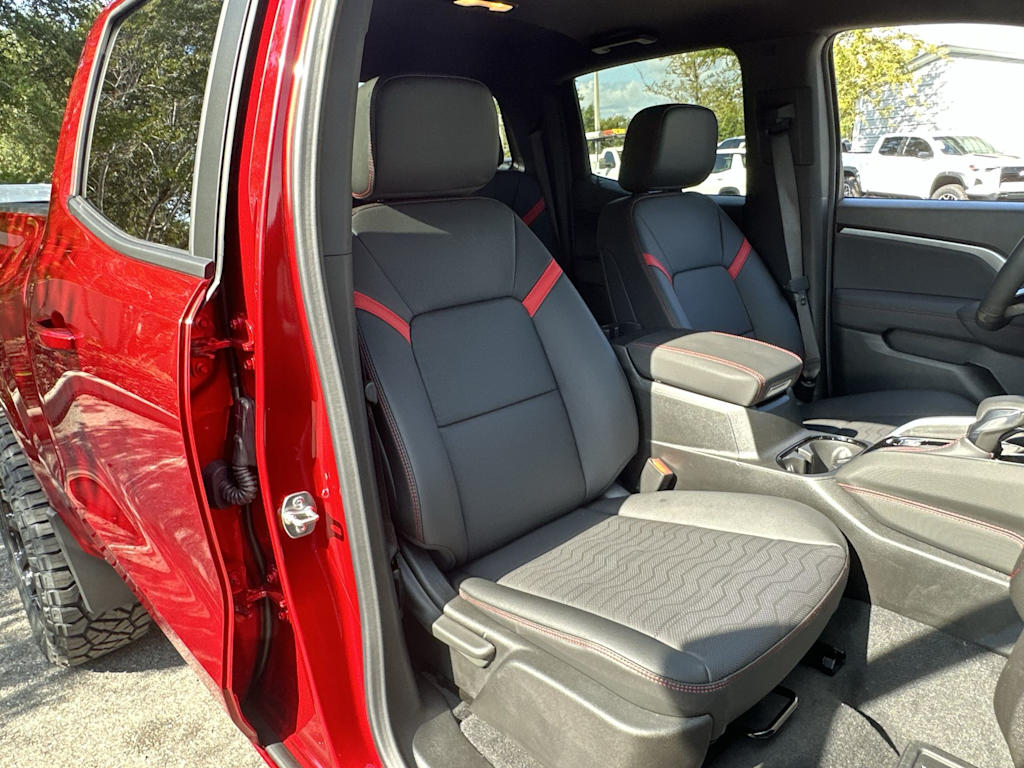 Thumbnail: 2026 Chevrolet Colorado - 26