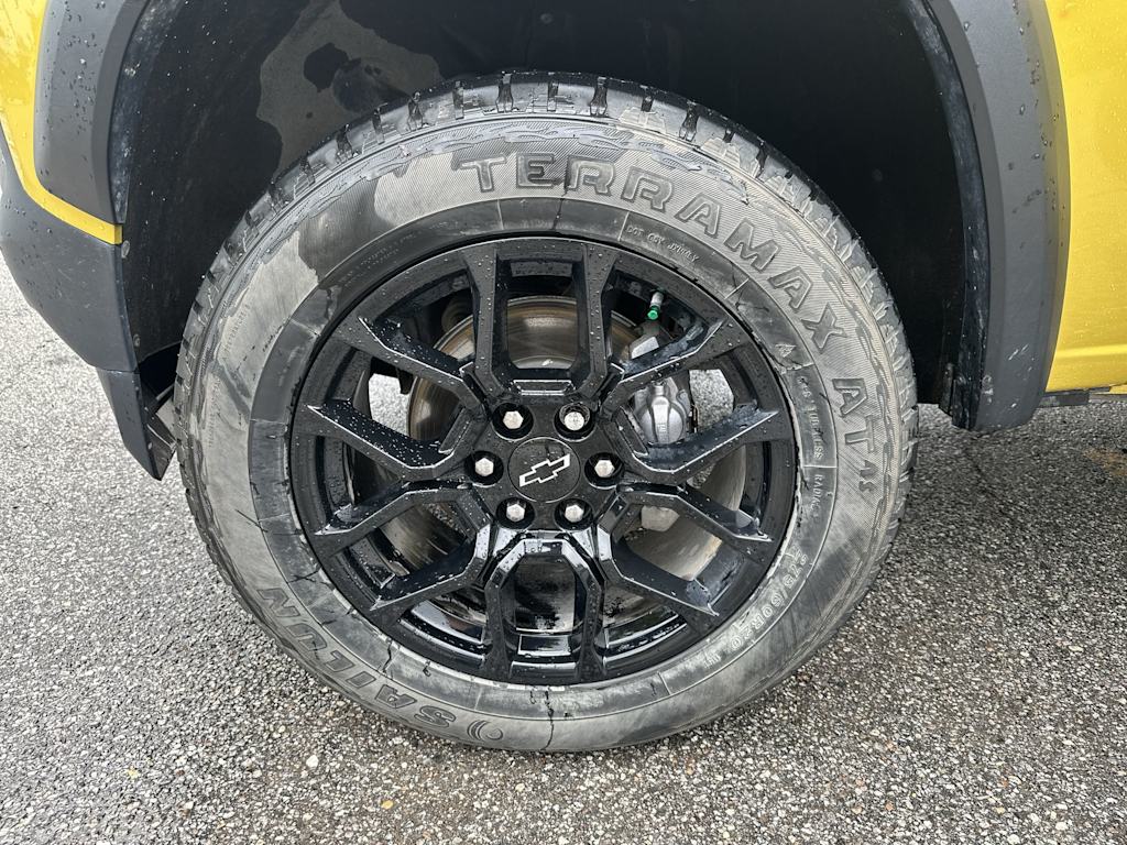 Thumbnail: 2023 Chevrolet Colorado - 8