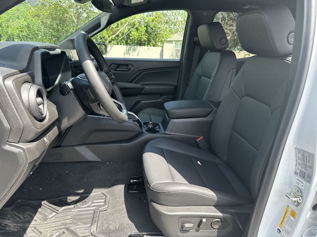 Thumbnail: 2026 Chevrolet Colorado - 12