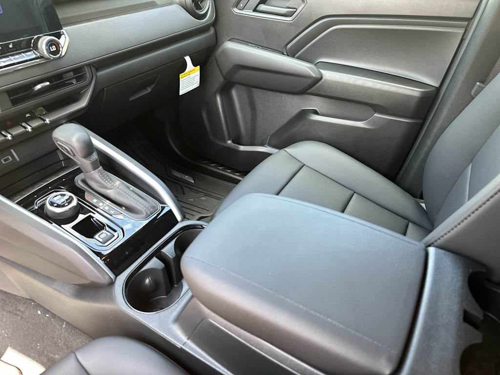 Thumbnail: 2026 Chevrolet Colorado - 26
