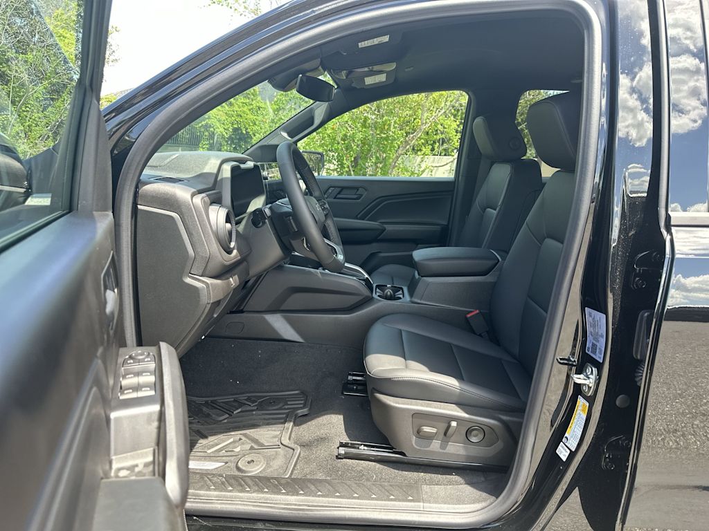 Thumbnail: 2026 Chevrolet Colorado - 11