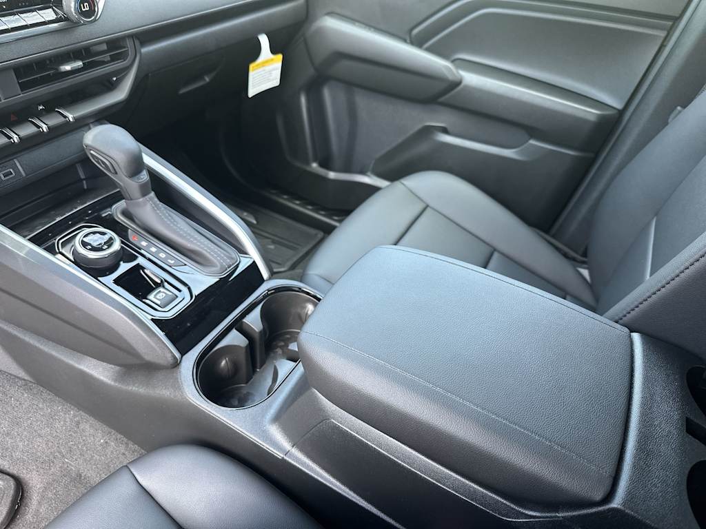 Thumbnail: 2026 Chevrolet Colorado - 26