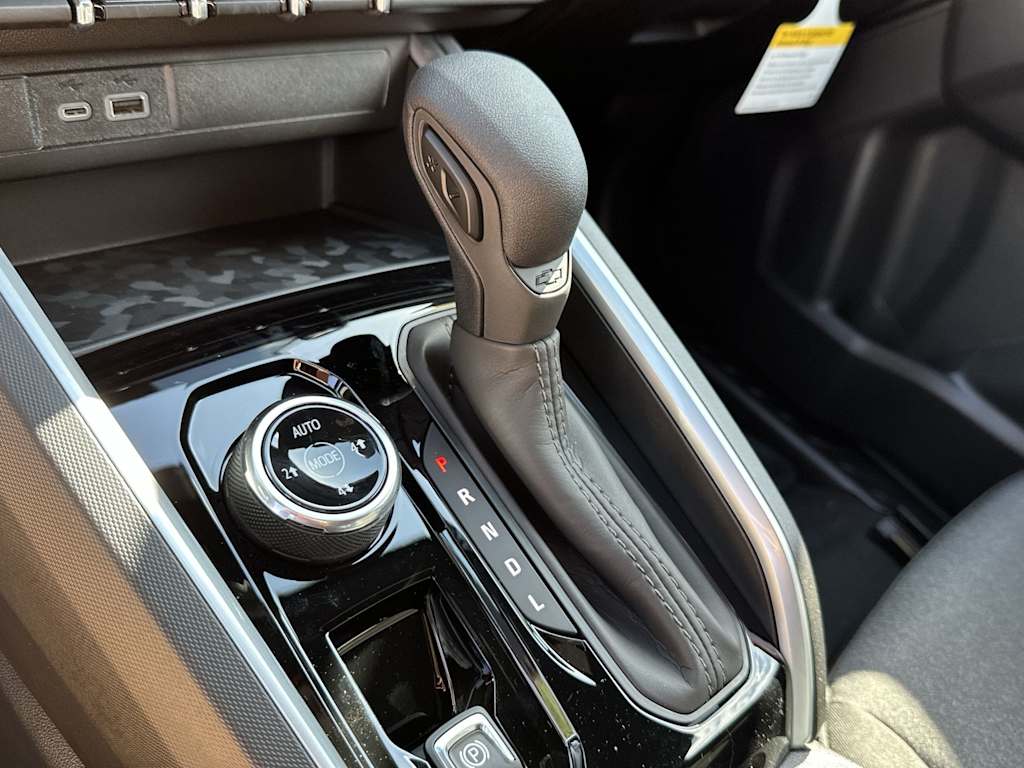 Thumbnail: 2026 Chevrolet Colorado - 15