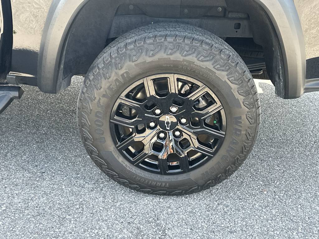 Thumbnail: 2024 Chevrolet Colorado - 8