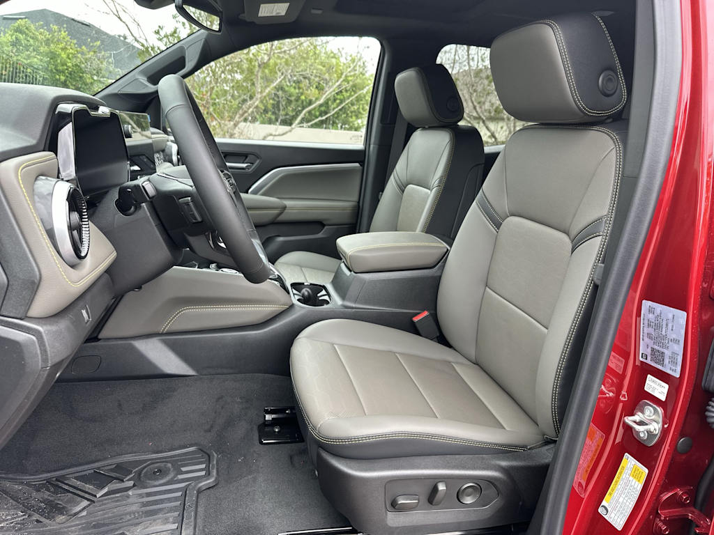 Thumbnail: 2026 Chevrolet Colorado - 12