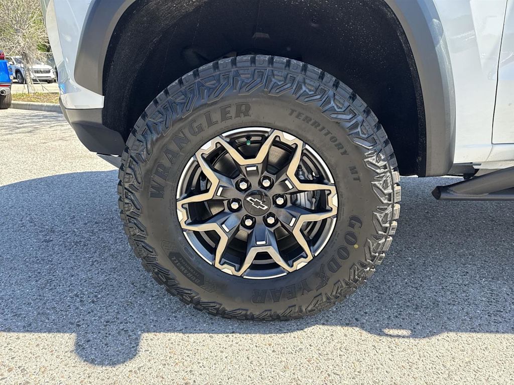 2025 Chevrolet Colorado ZR2 8