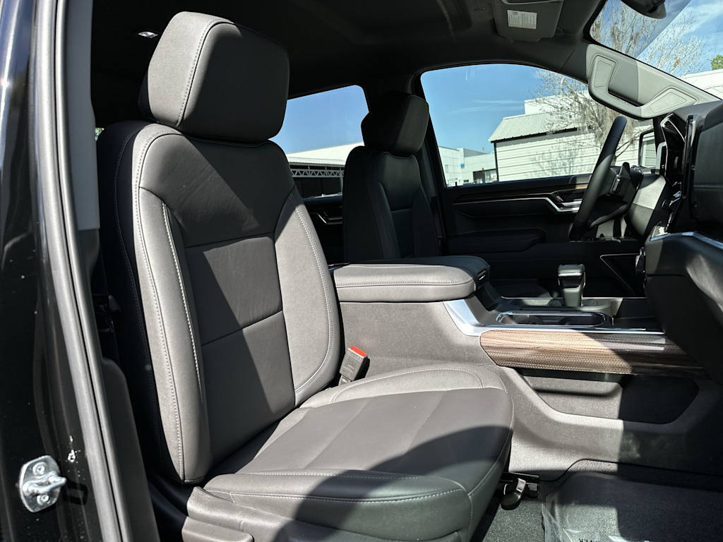 Thumbnail: 2026 Chevrolet Silverado 1500 - 26