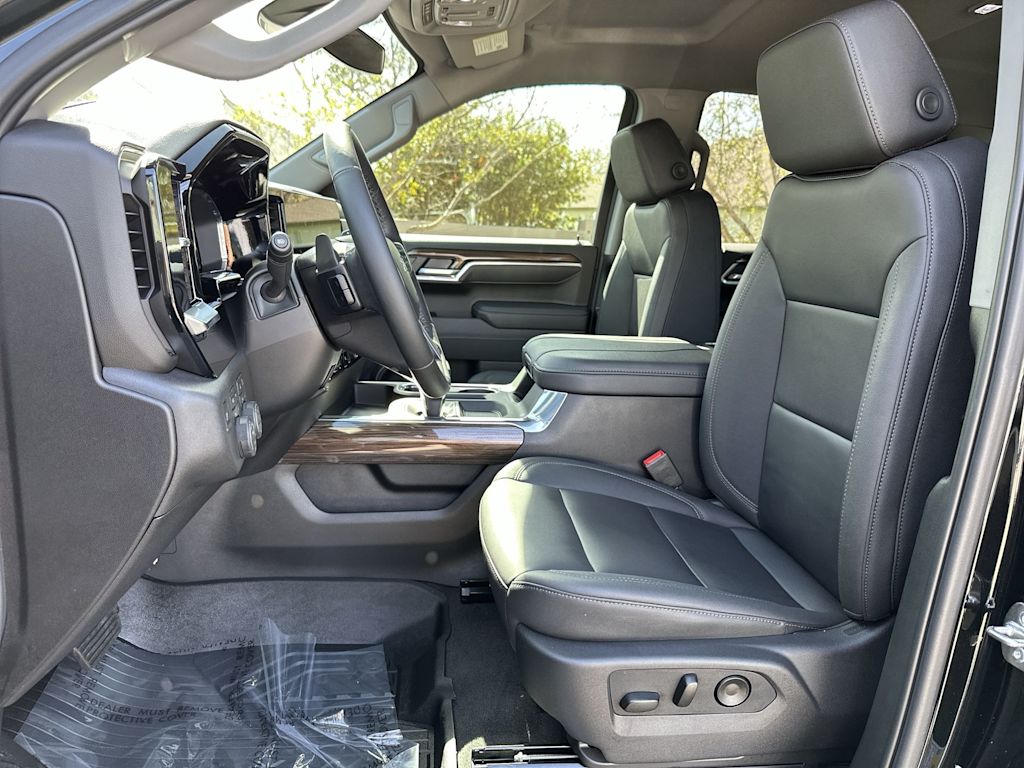 Thumbnail: 2026 Chevrolet Silverado 1500 - 12
