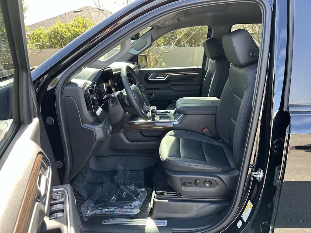 Thumbnail: 2026 Chevrolet Silverado 1500 - 11