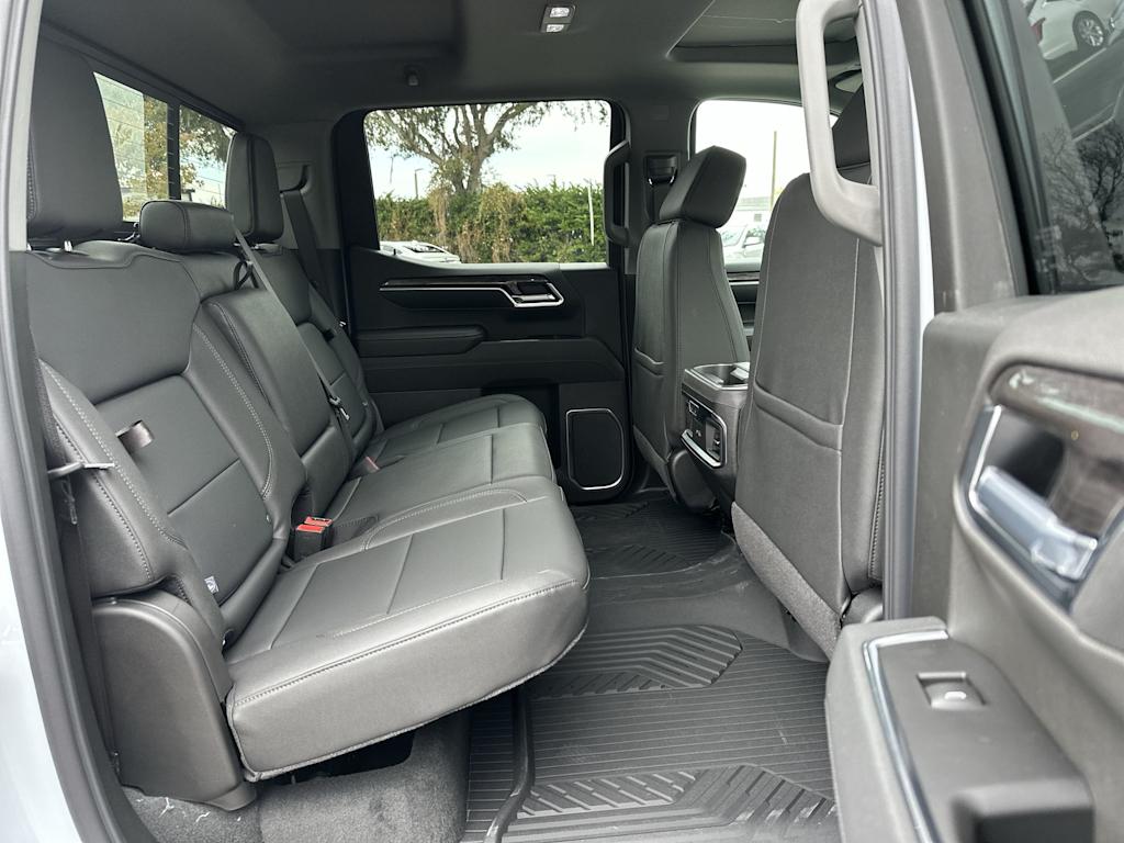 Thumbnail: 2026 Chevrolet Silverado 1500 - 25