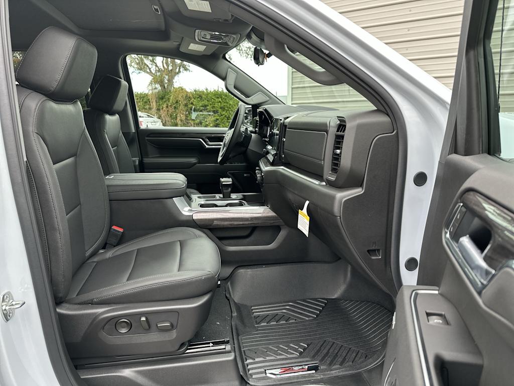 Thumbnail: 2026 Chevrolet Silverado 1500 - 26