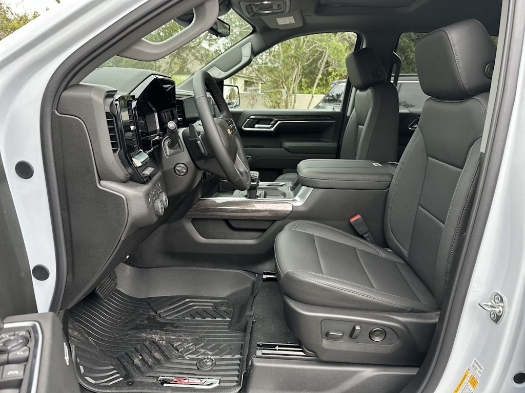 Thumbnail: 2026 Chevrolet Silverado 1500 - 12