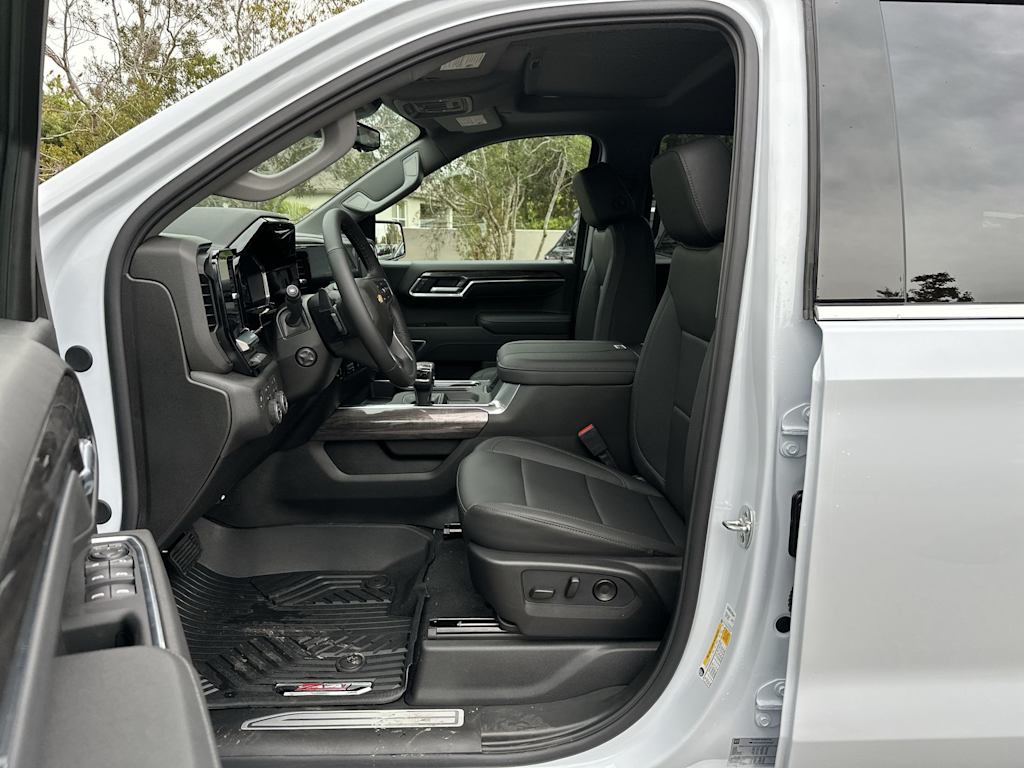 Thumbnail: 2026 Chevrolet Silverado 1500 - 11