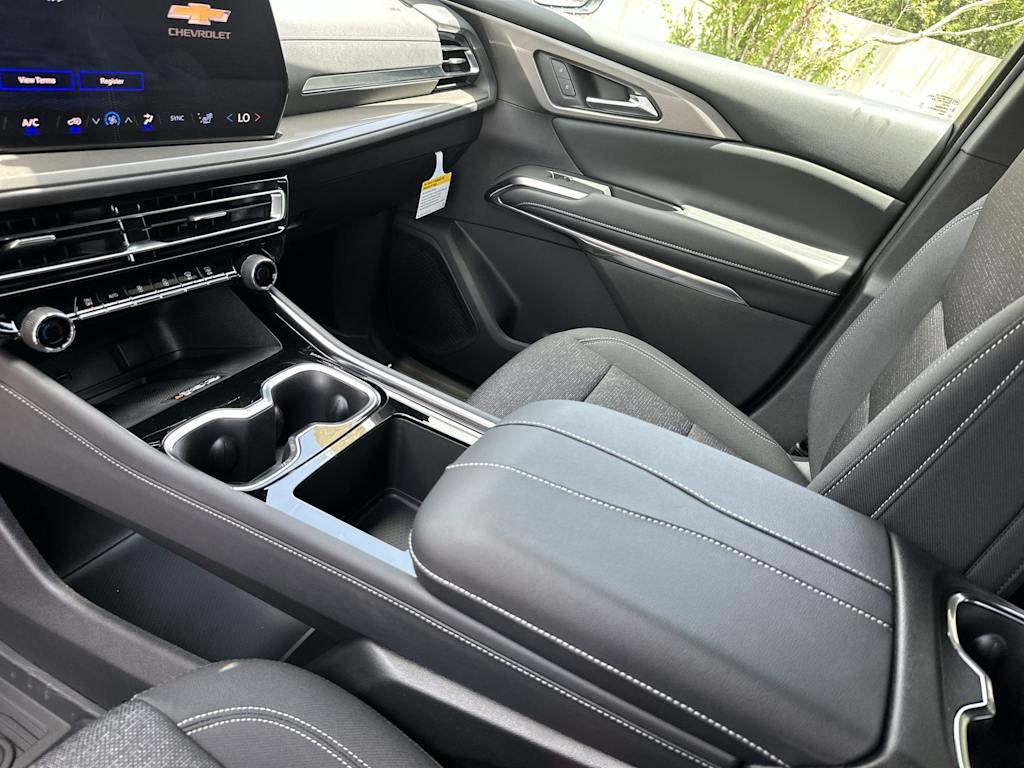 Thumbnail: 2026 Chevrolet Traverse - 25