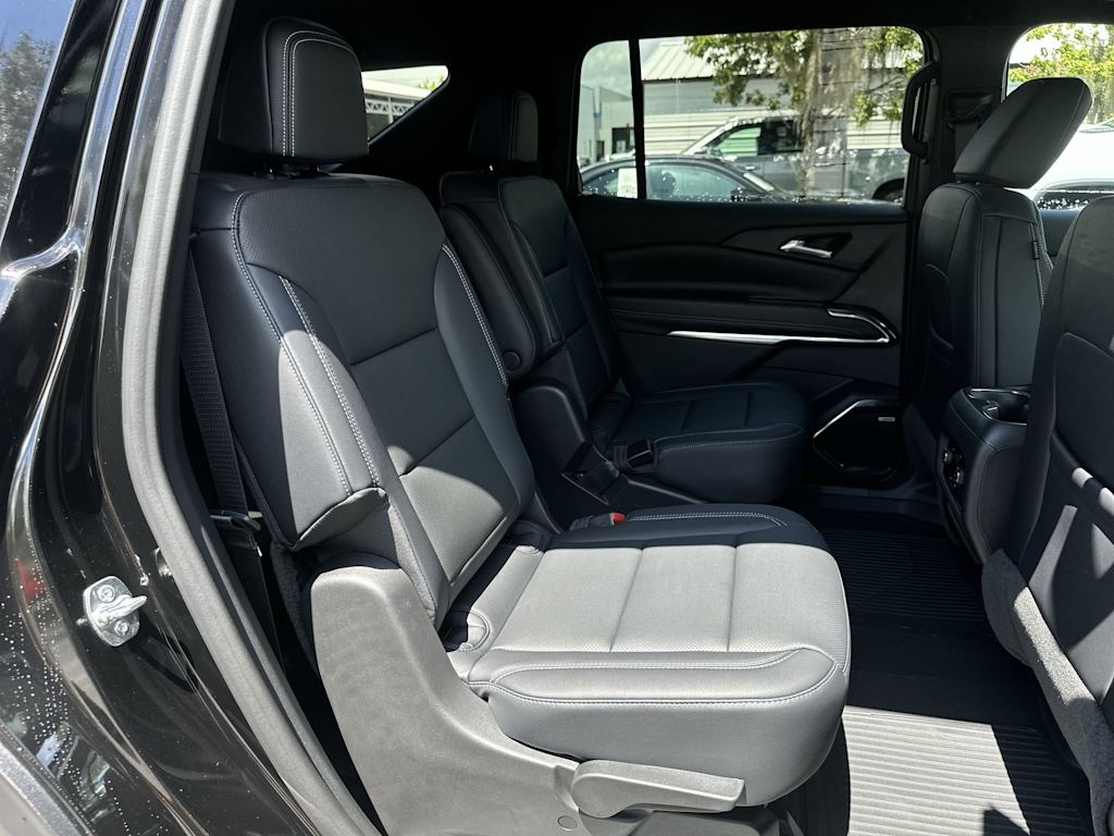 Thumbnail: 2027 Chevrolet Traverse - 24