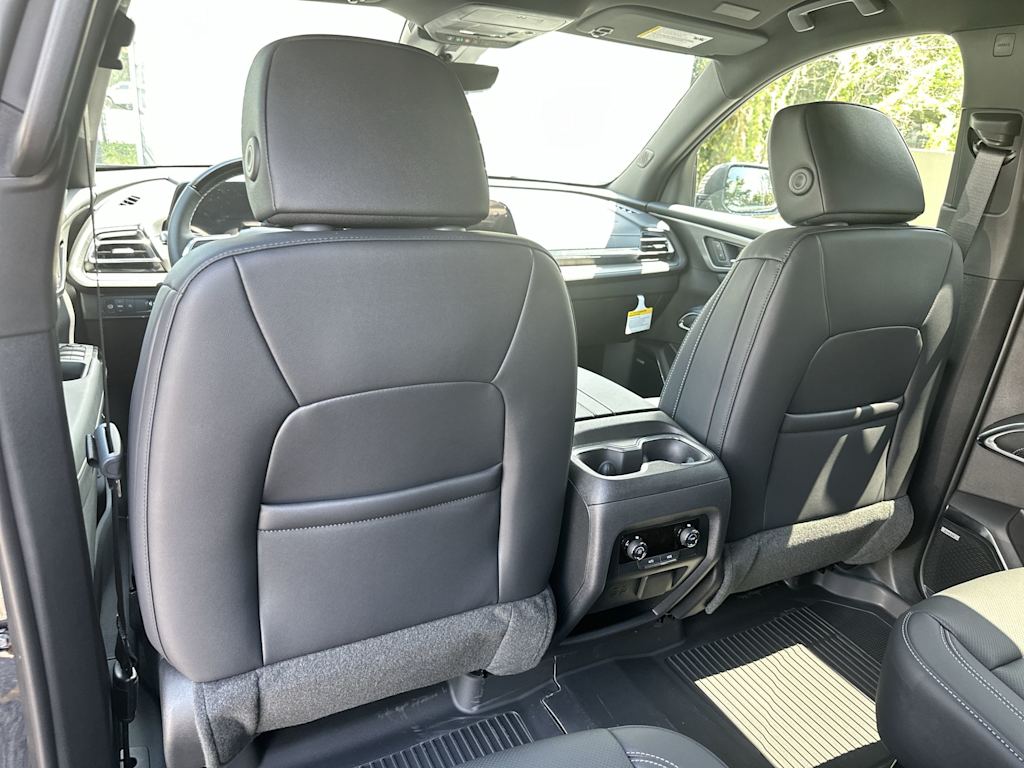 Thumbnail: 2027 Chevrolet Traverse - 23