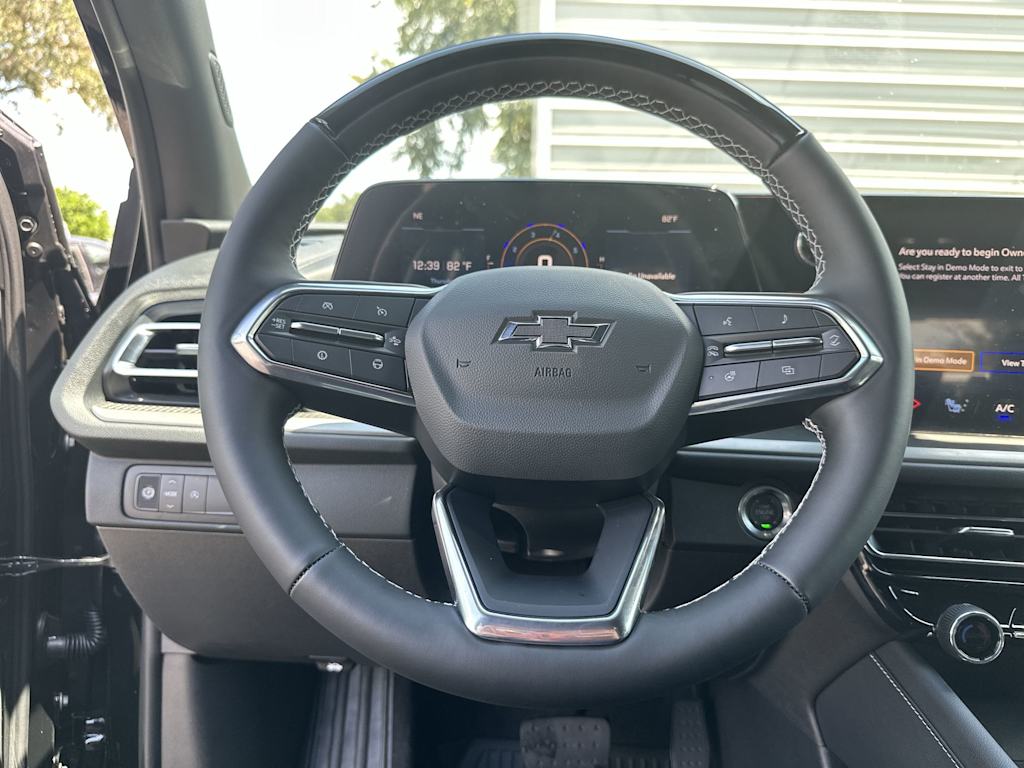 Thumbnail: 2027 Chevrolet Traverse - 10