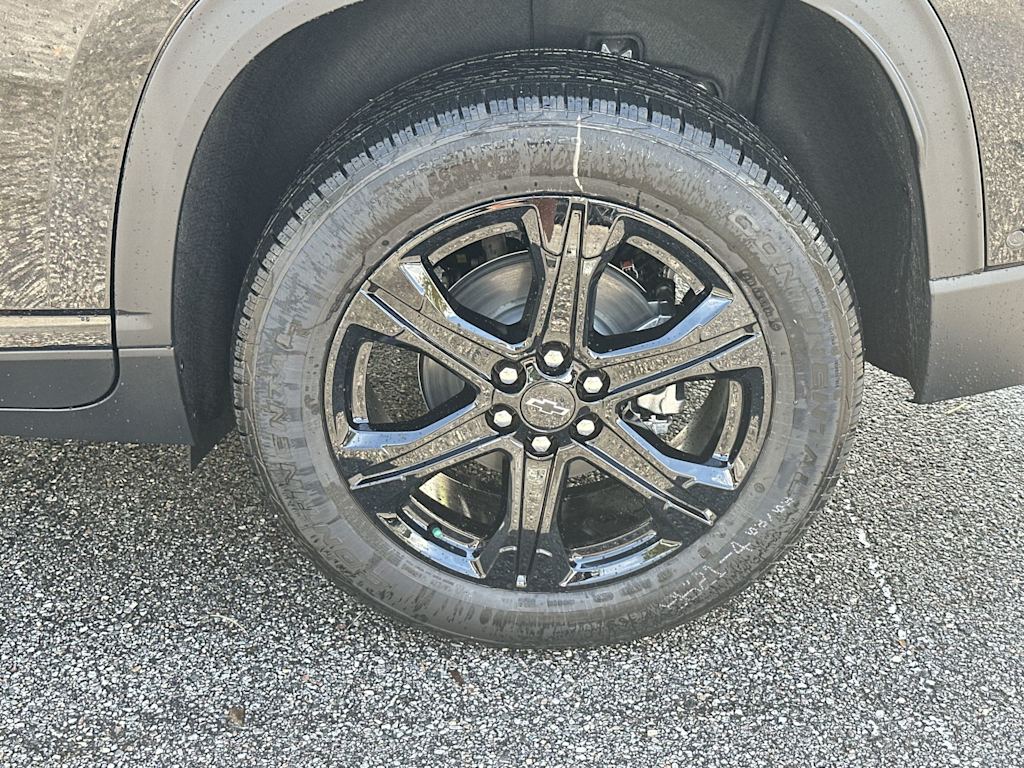 Thumbnail: 2027 Chevrolet Traverse - 8