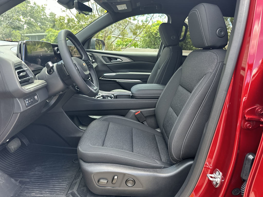 Thumbnail: 2026 Chevrolet Traverse - 12