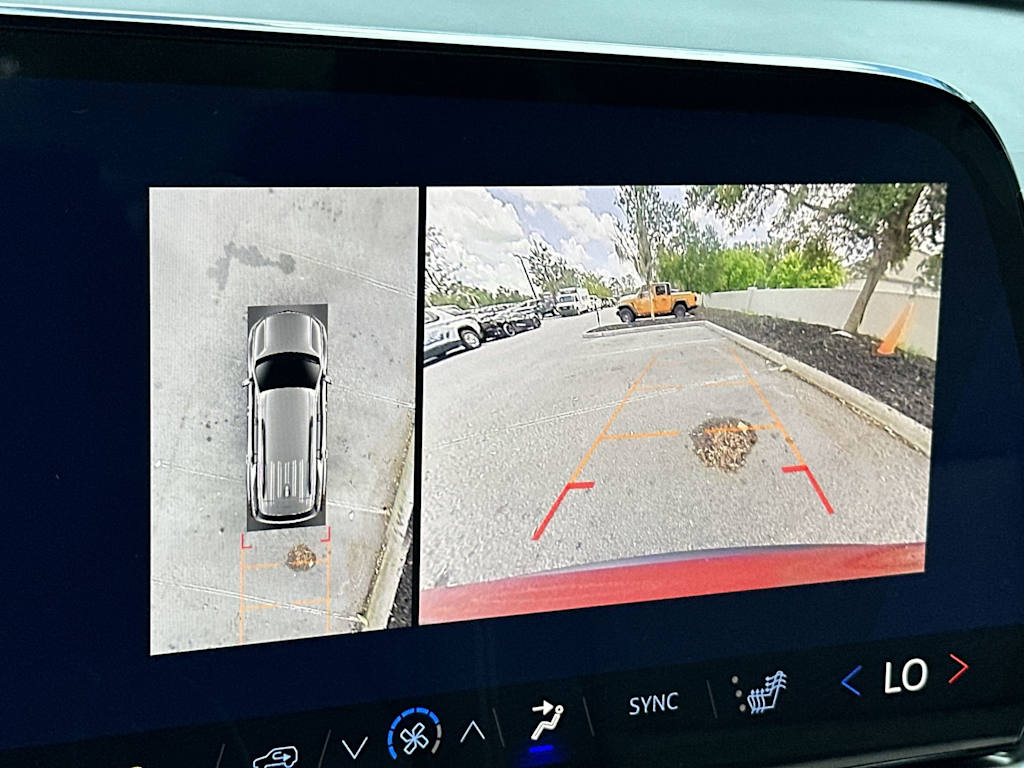 Thumbnail: 2026 Chevrolet Traverse - 14