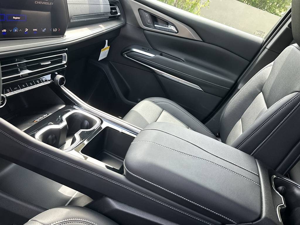 Thumbnail: 2026 Chevrolet Traverse - 14