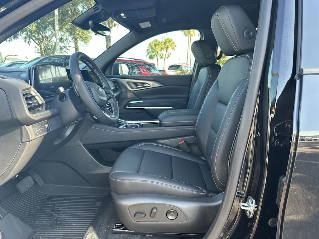 Thumbnail: 2026 Chevrolet Traverse - 12