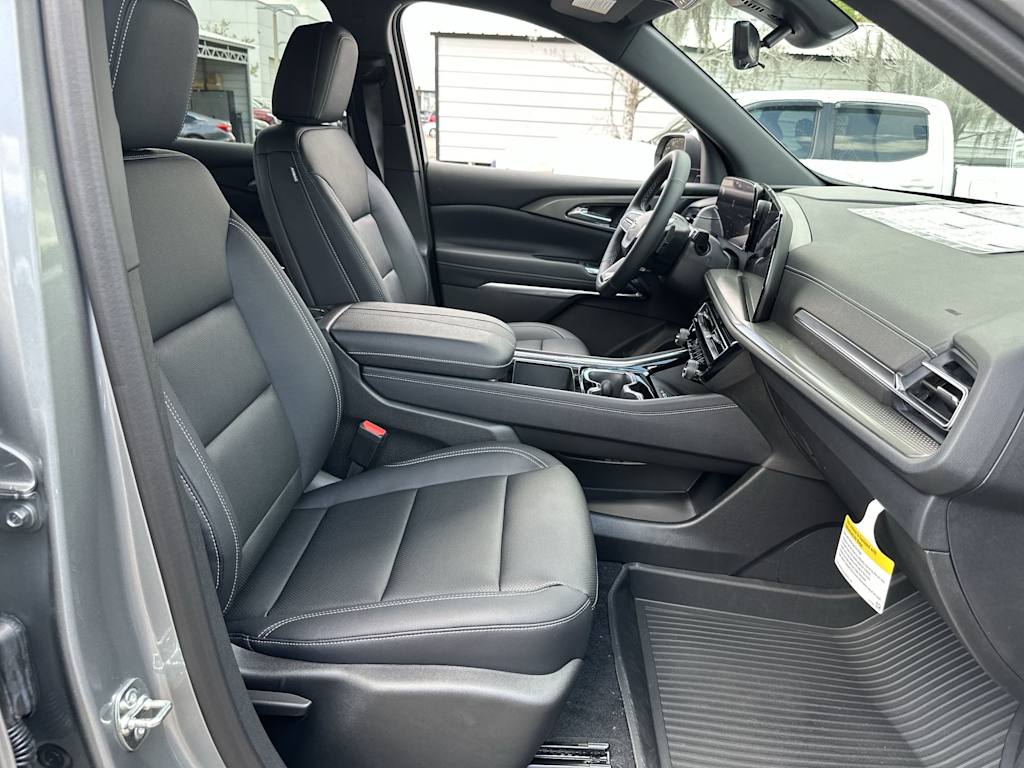 Thumbnail: 2026 Chevrolet Traverse - 25