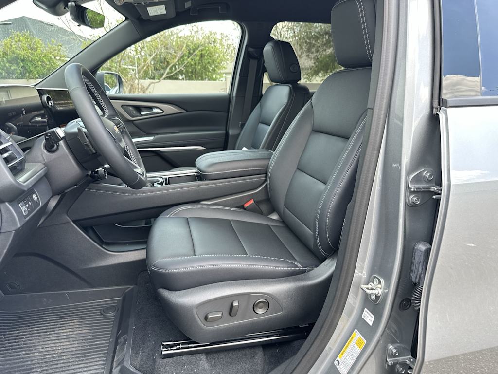 Thumbnail: 2026 Chevrolet Traverse - 12