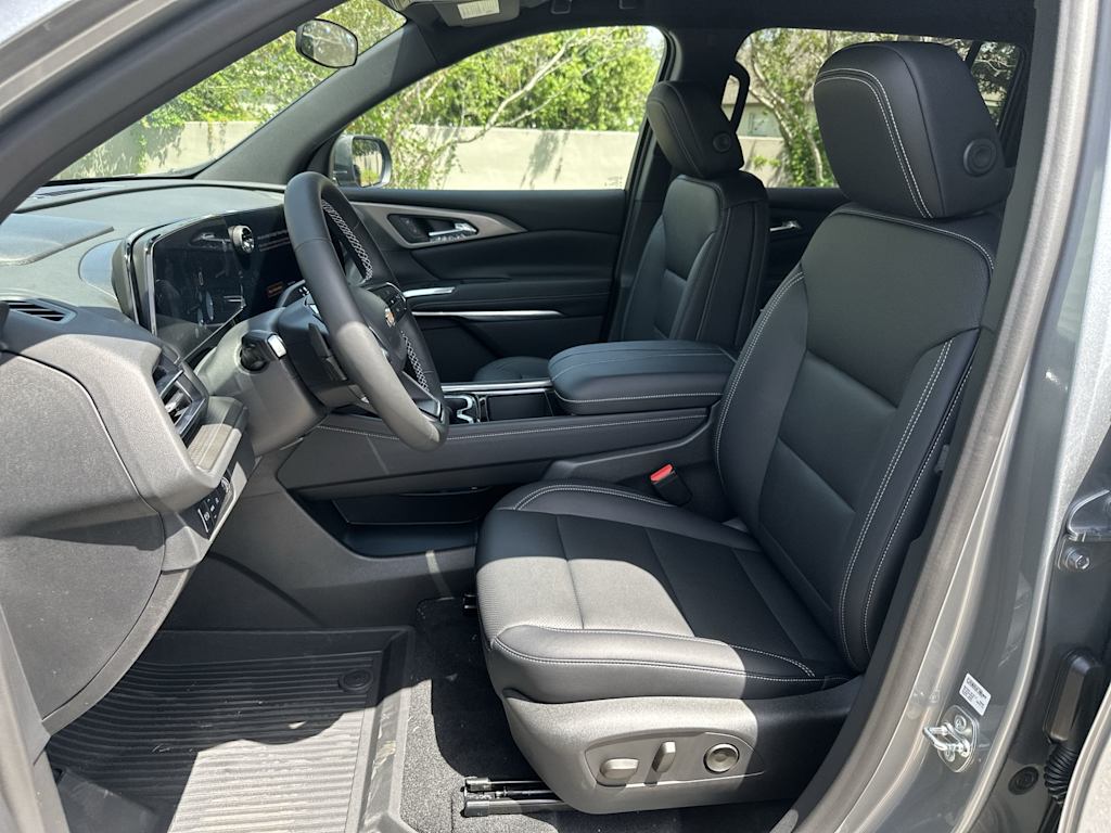 Thumbnail: 2026 Chevrolet Traverse - 12