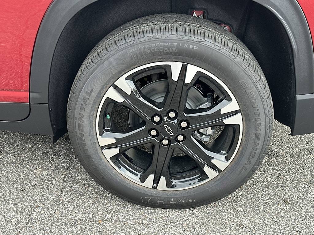 Thumbnail: 2027 Chevrolet Traverse - 8