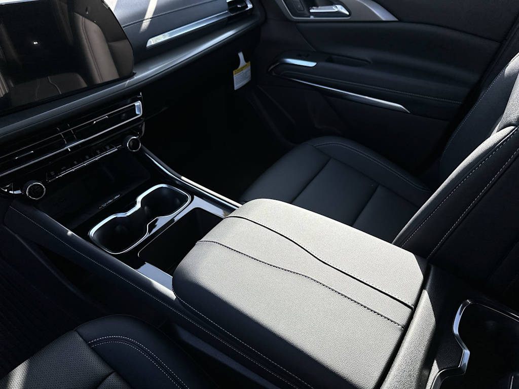 Thumbnail: 2026 Chevrolet Traverse - 25
