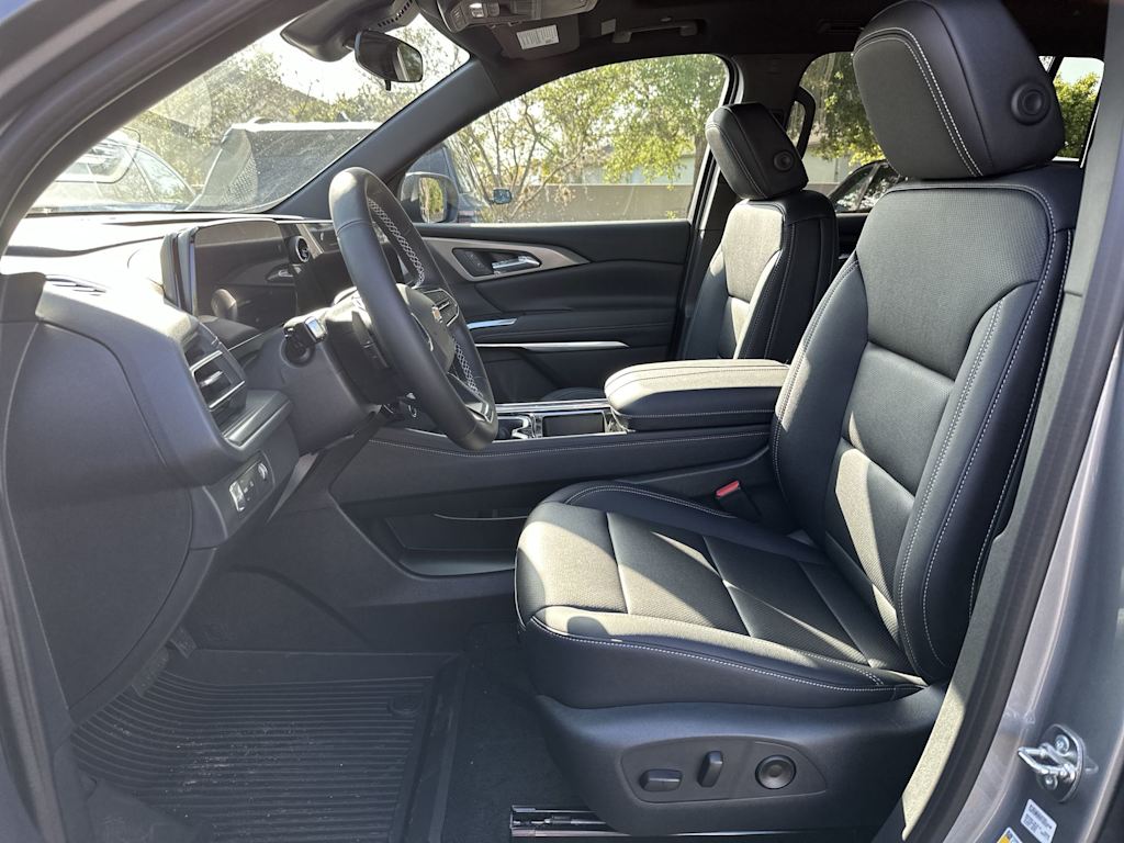 Thumbnail: 2026 Chevrolet Traverse - 11