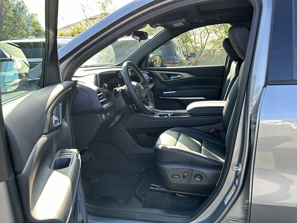 Thumbnail: 2026 Chevrolet Traverse - 18