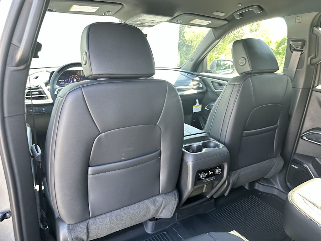Thumbnail: 2027 Chevrolet Traverse - 13