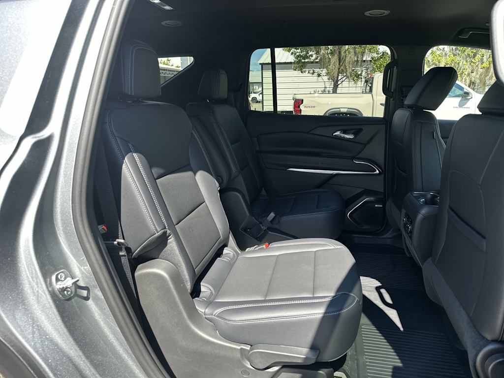 Thumbnail: 2027 Chevrolet Traverse - 25