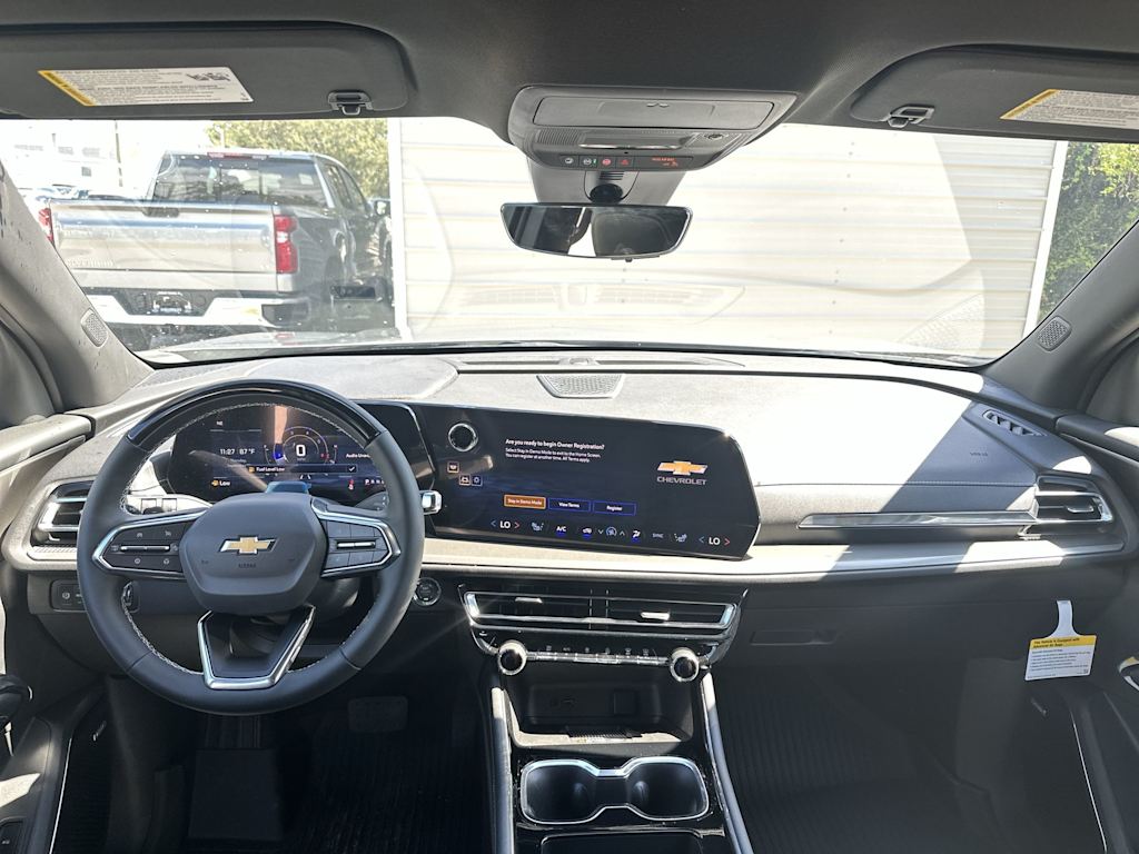 Thumbnail: 2027 Chevrolet Traverse - 2