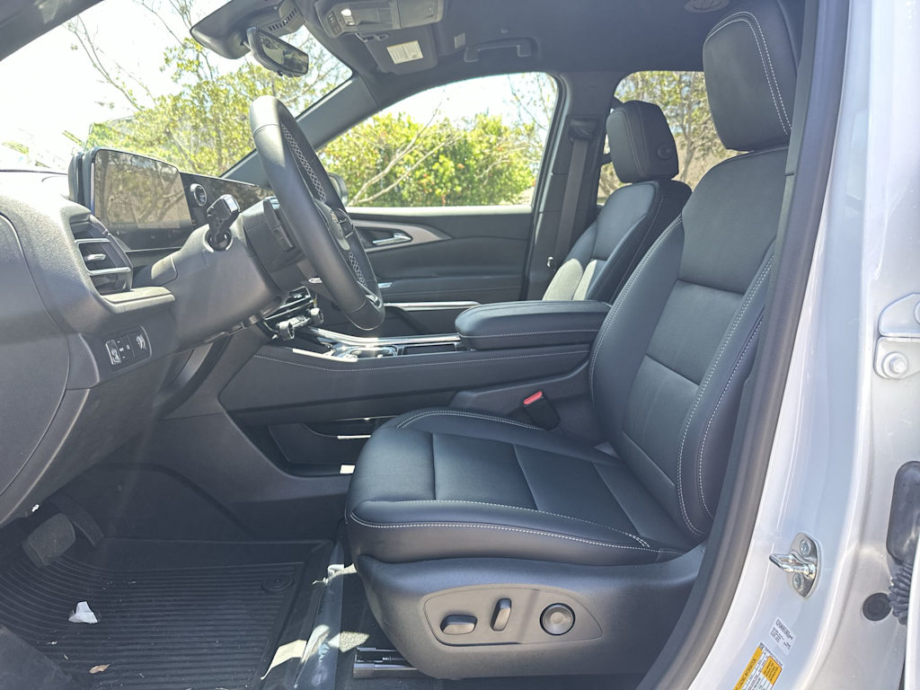 Thumbnail: 2026 Chevrolet Traverse - 12