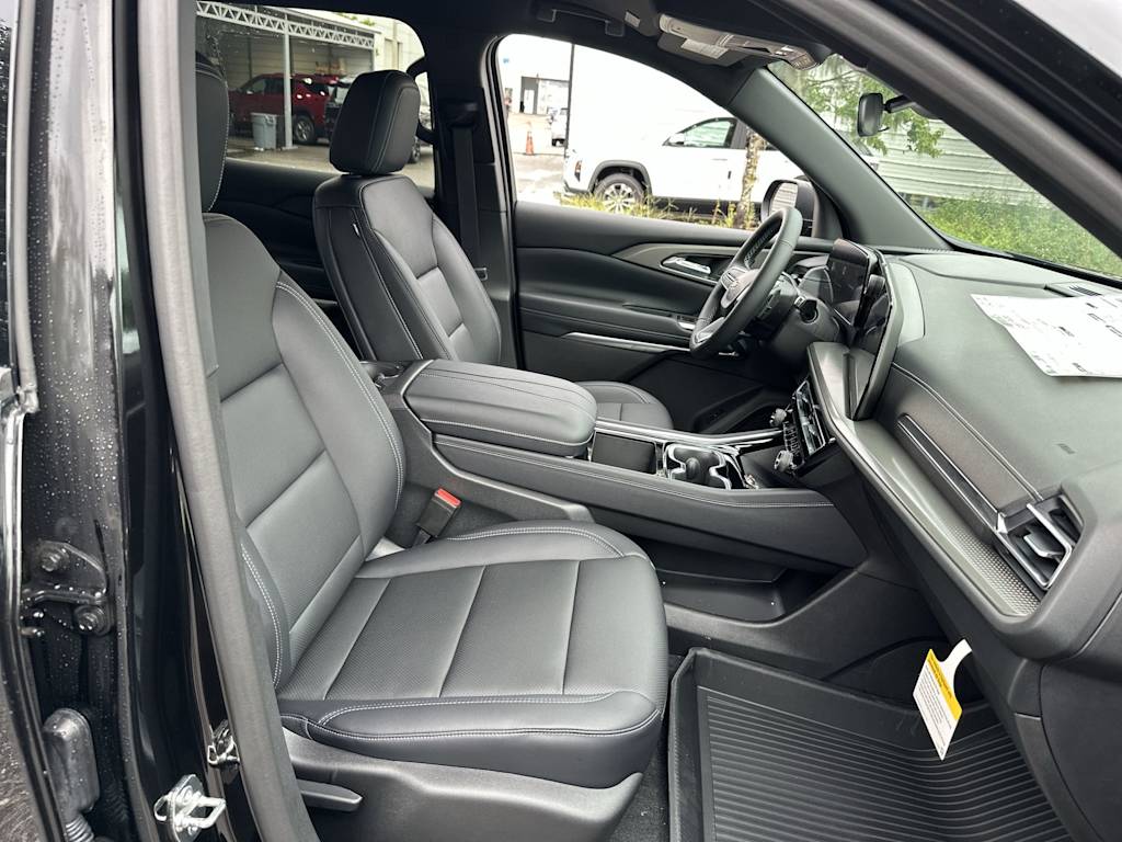 Thumbnail: 2026 Chevrolet Traverse - 25