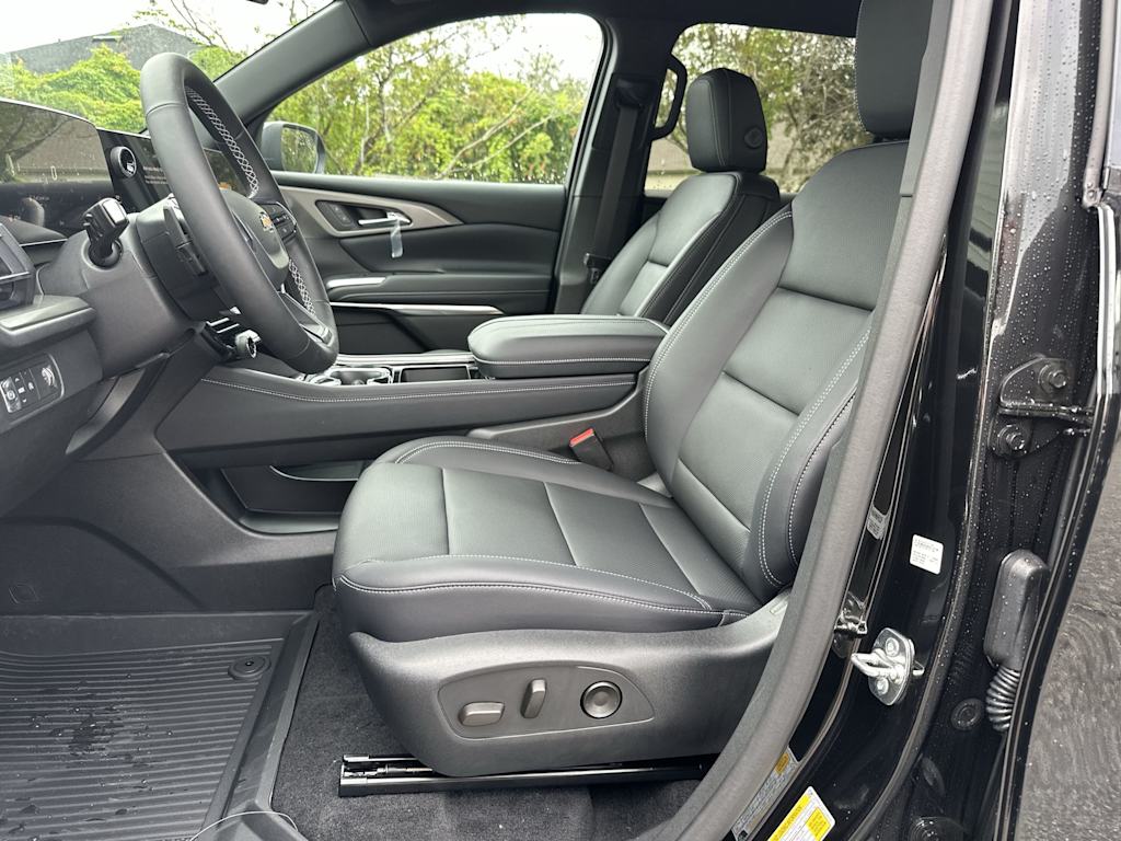 Thumbnail: 2026 Chevrolet Traverse - 11