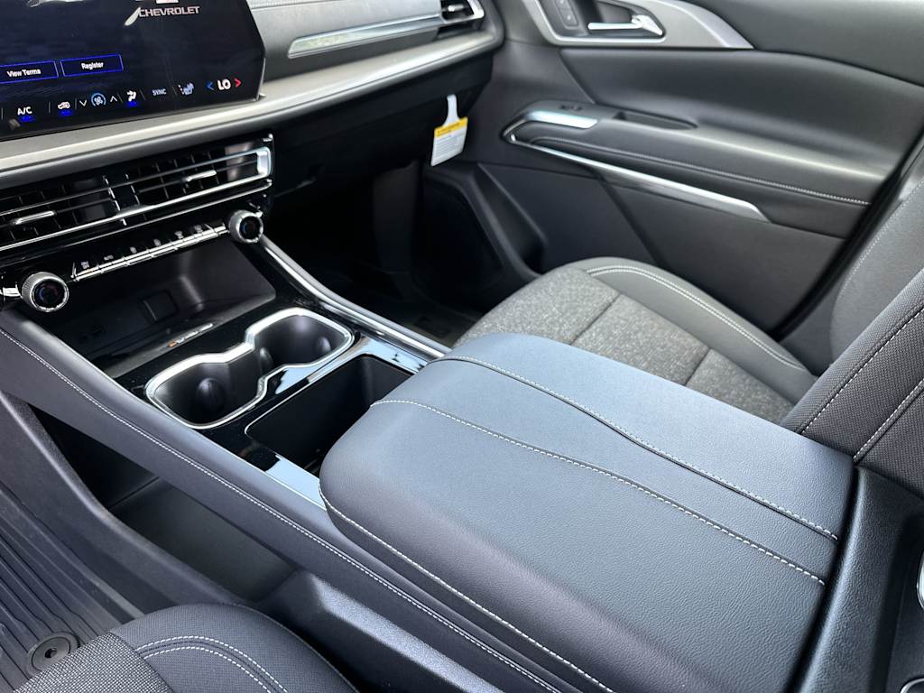 Thumbnail: 2026 Chevrolet Traverse - 26