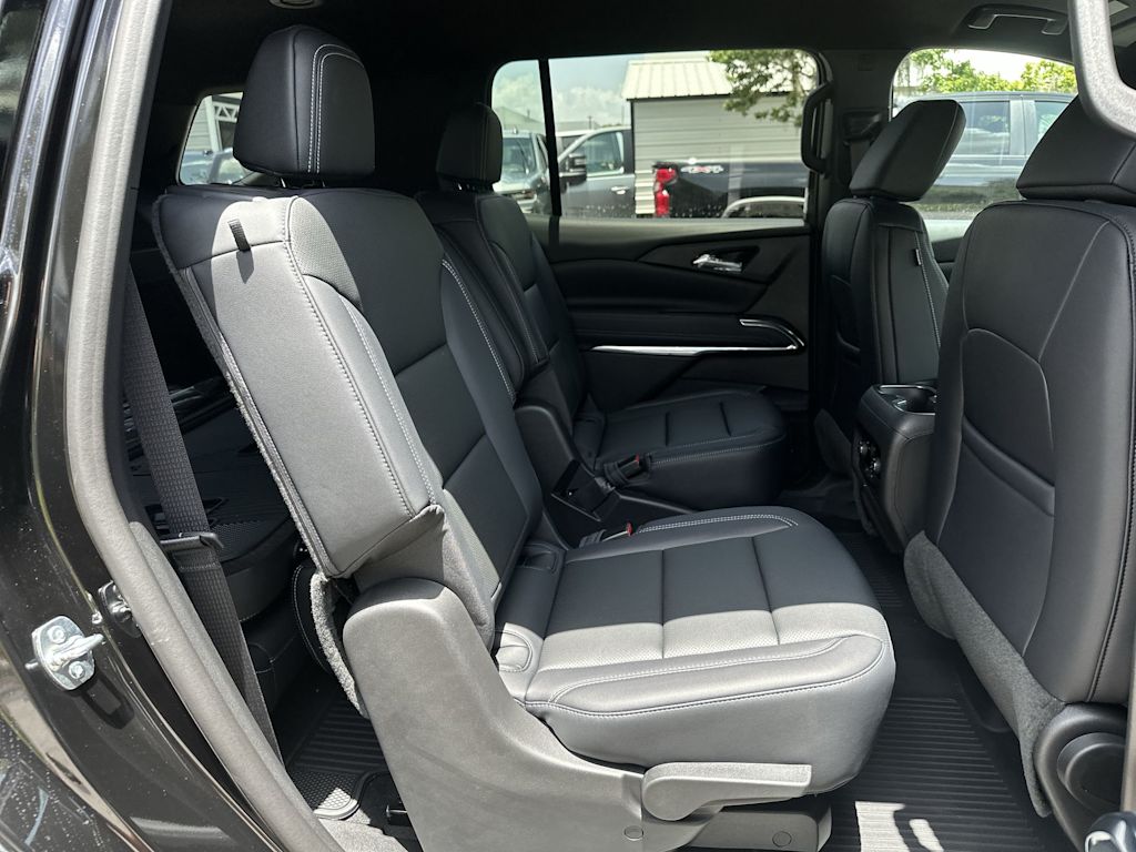 Thumbnail: 2026 Chevrolet Traverse - 24