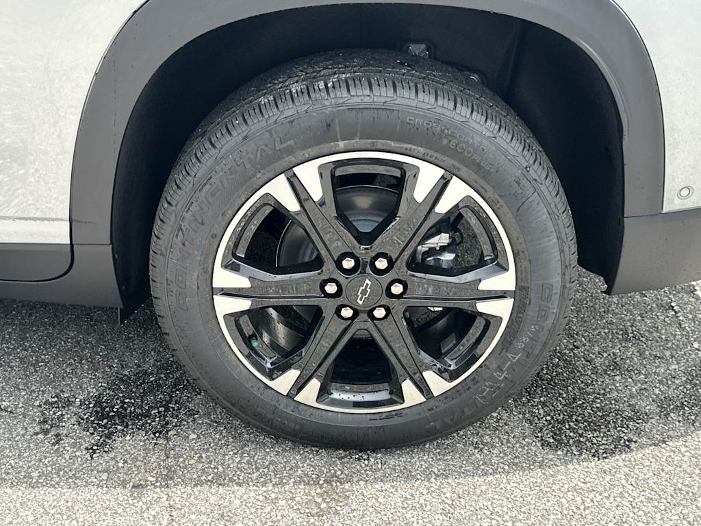 Thumbnail: 2027 Chevrolet Traverse - 8