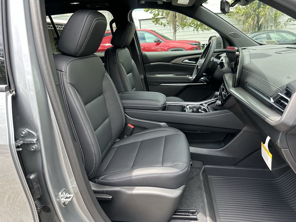 Thumbnail: 2027 Chevrolet Traverse - 24