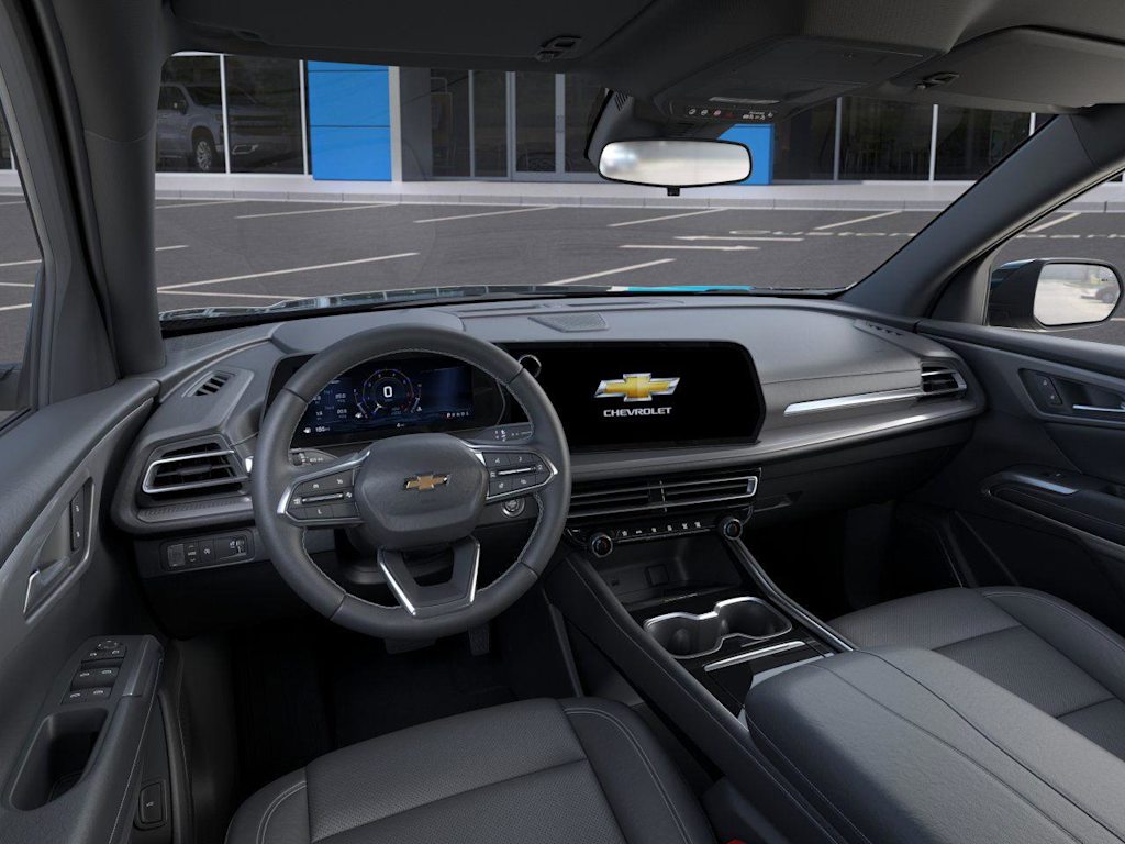 2025 Chevrolet Traverse LT 2